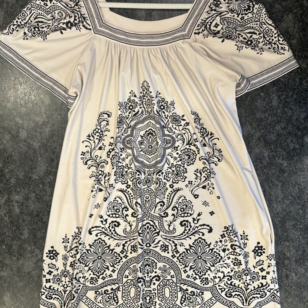 BCBG Max Azria Women Dress with Pockets - size M